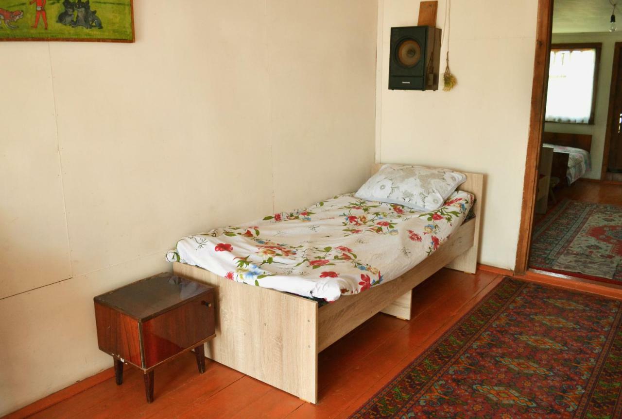 Guesthouse Bermet Tong Ngoại thất bức ảnh